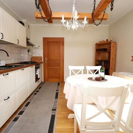 Holiday home Dom Pod Gorskim Niebem Kobiernice